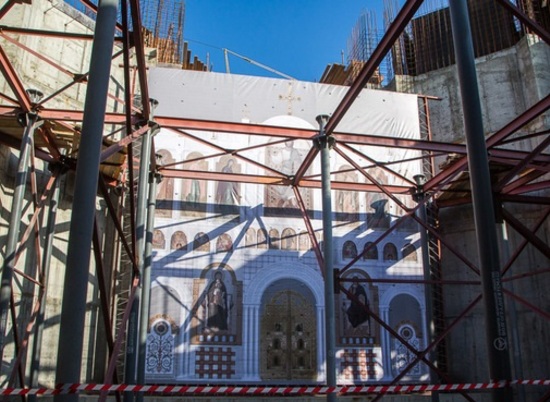 В строящемся храме Александра Невского к концу подходят работы в алтарной части